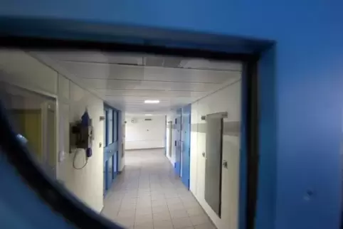 9,82 Quadratmeter messen die Zellen der Jugendstrafanstalt in Schifferstadt. Hier starb der Mörder der 15-jährigen Schülerin Mia