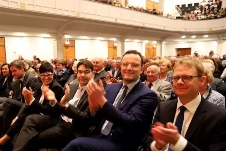 Die Südpfälzer CDU konnte einen prominenten Gast in Landau begrüßen. Bundesgesundheitsminister Jens Spahn (zweiter von rechts) i