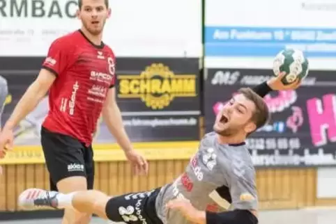 Für Tom Grieser (beim Wurf) lief es gegen Offenbach auch im Angriff gut: Er erzielte drei Treffer vom Kreis.