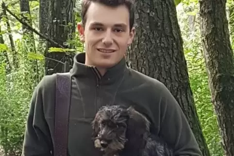Jungjäger: Mirko Müsel und sein Dackelwelpe Aika.