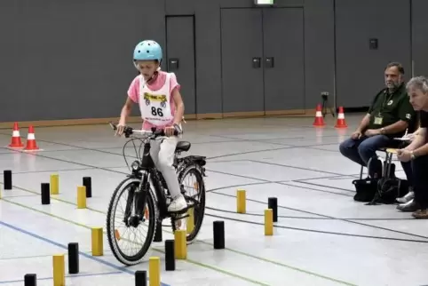 Lena Hummel aus Esthal auf dem Parcours. In ihrer Altersklasse kam sie auf Platz drei.