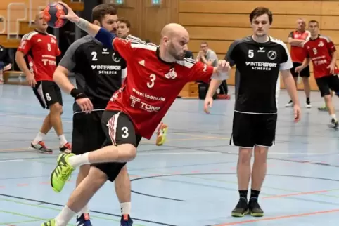 Stark am Kreis: Alexander Escher, hier im Spiel gegen Neuhofen.