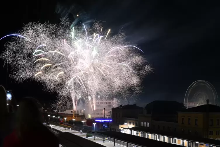 20191014_deutsches_weinlesefest_abschlussfeuerwerk_01_MEHN.jpg