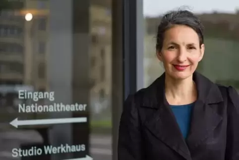 „Dieses Stück ist ein Wunderwerk“: Regisseurin Sandra Strunz über „Warten auf Godot“. Ihre Inszenierung hat am Samstag Premiere.