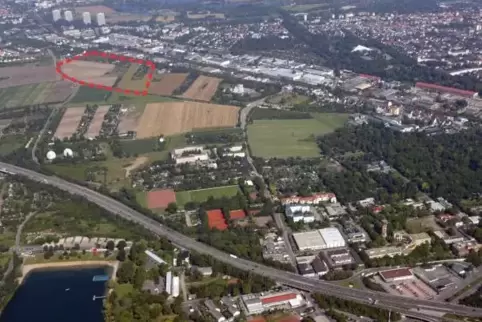 Auf der rot umrandeten Fläche soll der Mittelstandspark entstehen und östlich davon die Pesch-Siedlung.