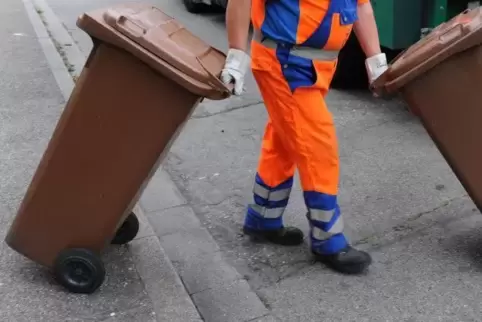 Unter anderem wollen viele Kommunen die Gebühren für die Müllentsorgung anheben.