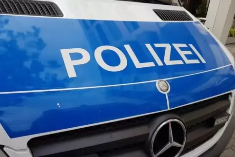 Die Polizei ermittelt zur Todesursache.