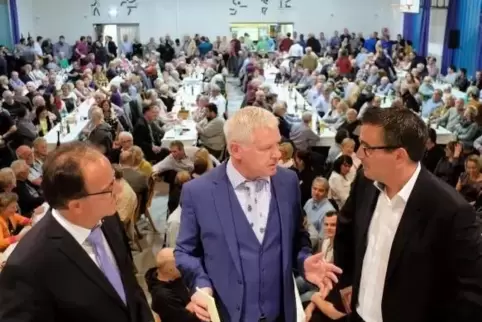 Am Sonntag stehen sich Amtsinhaber Jürgen Gundacker (links) und Herausforderer Björn Bernhard (rechts) gegenüber. Das Foto entst