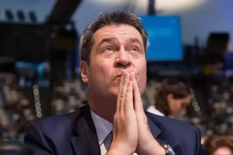 Ein Gebet zum Auftakt des Parteitags? Mit seinem Ergebnis später bei der Wiederwahl kann CSU-Chef Markus Söder jedenfalls zufrie