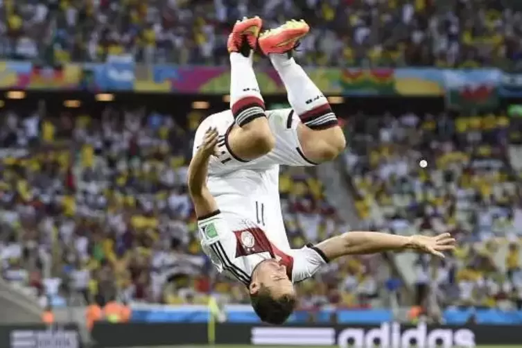 Der Höhepunkt: Die WM in Brasilien, Miroslav Kloses Salto nach dem Tor in der Vorrunde gegen Ghana.