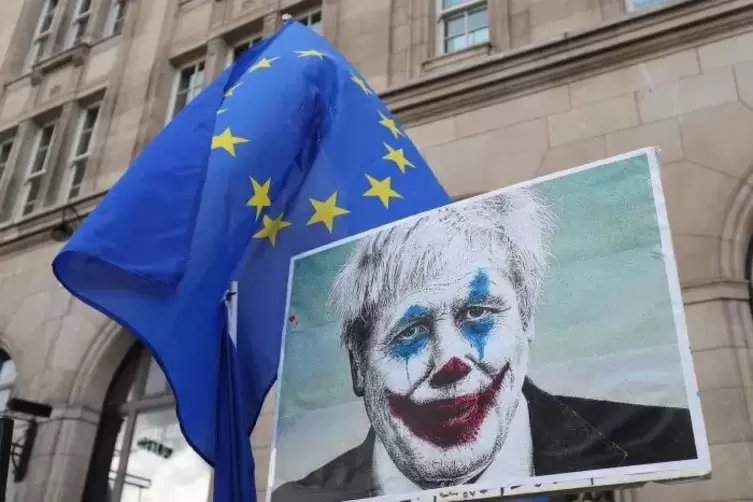 Der Premierminister als Comic-Bösewicht „Joker“: Plakat bei einer Anti-Brexit-Demo am Morgen in London.