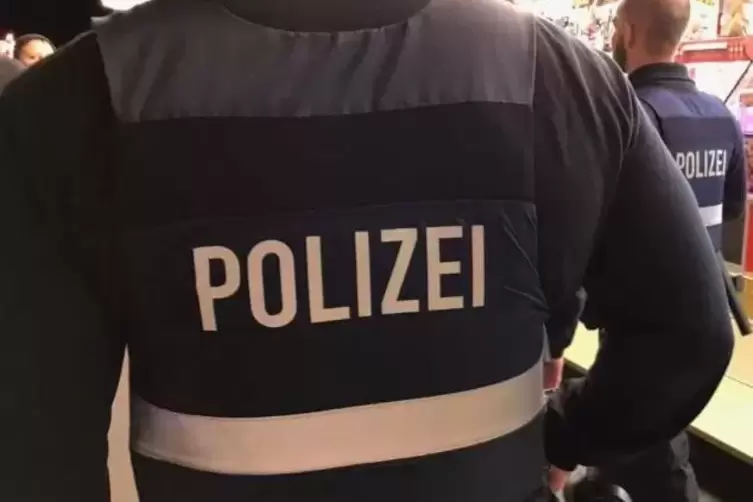 Die Polizei beziffert die Schadenshöhe auf etwa 50 Euro.