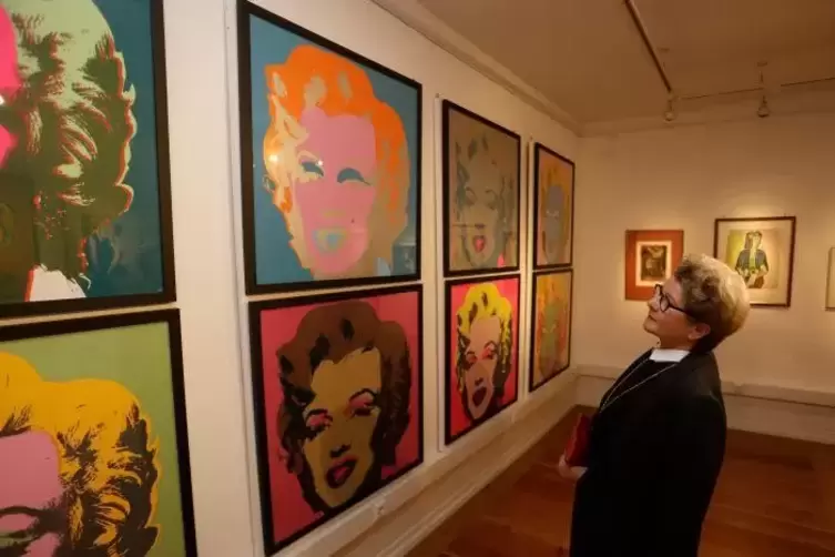 Auch Siebdrucke von Andy Warhol mit Marilyn Monroe aus dem Jahr 1967 zeigt die Ausstellung.
