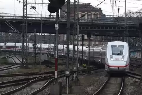 Der neue ICE 4, in dem man nach Reservierung Fahrräder mitnehmen kann, fährt im Jahresfahrplan 2020 deutlich häufiger von Mannhe