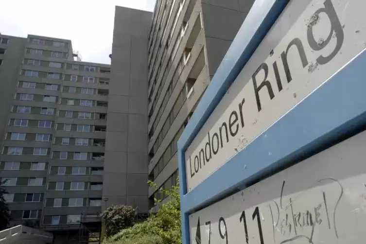 Lange hatten die Hochh&auml;user am Londoner Ring die Mitte der Pfingstweide gepr&auml;gt.