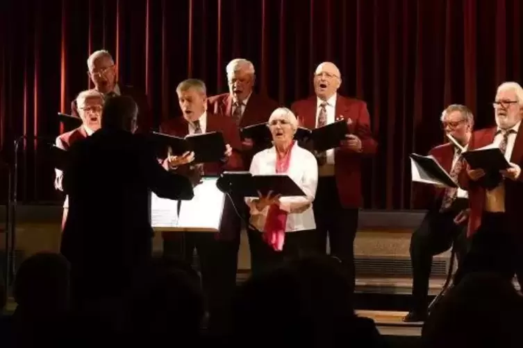 Männerchor mit weiblicher Unterstützung: Jahreskonzert der Wachenheimer Chorgemeinschaft.