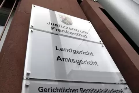 Vor dem Frankenthaler Gericht muss sich ein Elternpaar aus Ludwigshafen verantworten.