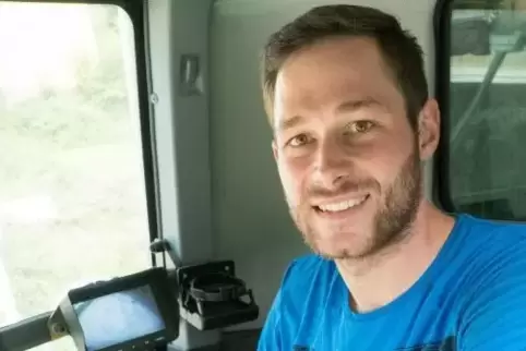 Hier fährt Sven Ulrich im Mähdrescher über den heimischen Acker – bald vielleicht mit dem Traktor zu einer weiteren Demonstratio