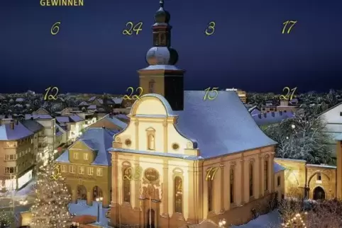 Stimmungsvoller Blick auf die Dreifaltigkeitskirche zur Weihnachtszeit: das Titelbild des Adventskalenders.