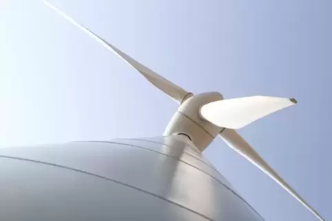 Die Windkraftanlage habe mit den Rotorblättern eine Gesamthöhe von 245 Metern, so die Wörrstädter Firma Juwi.