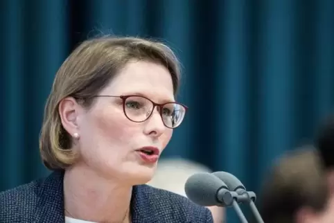 Elf Pfälzer Grundschulen haben Ministerin Stefanie Hubig einen Hilferuf geschickt. 
