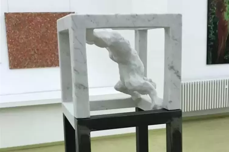 Aus einem Block: &bdquo;Figur im Quader&ldquo; von Volker Krebs.