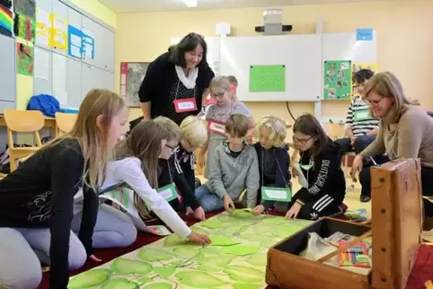 Zum Projekt-Abschluss in der Klasse 4b: Schüler haben auf ein Blatt ihre Vorstellung von Trost und Trösten geschrieben. Hospiz-M