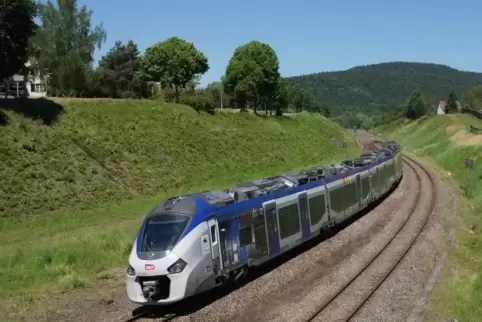 Für den grenzüberschreitenden Verkehr wird von Alstom eine Spezialversion des Coradia-Polyvalent-Triebwagens entwickelt.