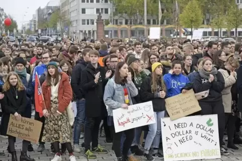 Im Ehrenhof des Mannheimer Schlosses war die zentrale Kundgebung.