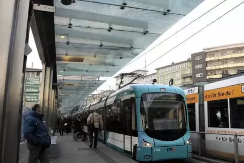 Ein attraktiver öffentlicher Nahverkehr wird gerade in Ludwigshafen (Foto) und Mannheim angesichts der Zuspitzung der Ludwigshaf