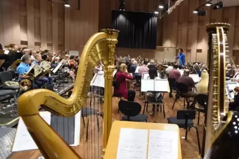 Hinter die Kulissen eines Orchesters blicken, das können junge Menschen beim Jugendklub.