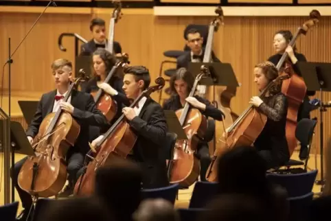 Das Landes-Jugend-Symphonie-Orchester Saar spielte unter der Leitung von Nikolas Maximilian Nägele groß auf.