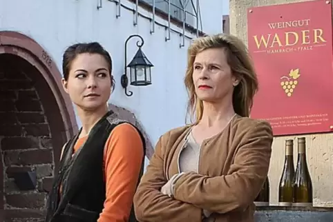 Die Darstellerinnen Henriette Richter-Röhl (links) und Leslie Malton in Aktion.