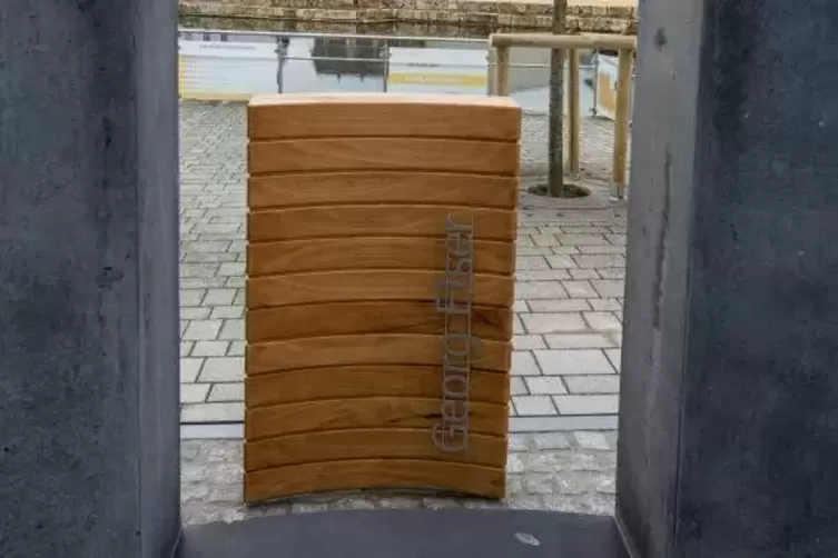 In Hermaringen erinnert ein neues Denkmal an Georg Elser.