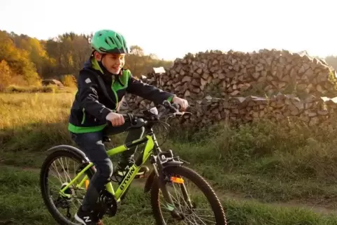Er hat sichtlich Spaß auf dem Fahrrad: Henrik Dietz aus Hinterweidenthal.