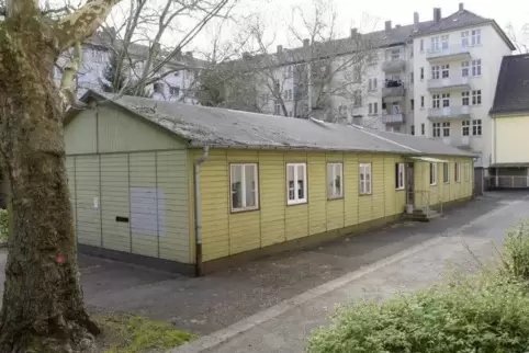 Die Baracken der Anna-Freud-Schule in Ludwigshafen. Sie sollen Containern weichen, die als Provisorium die Raumnot lindern.