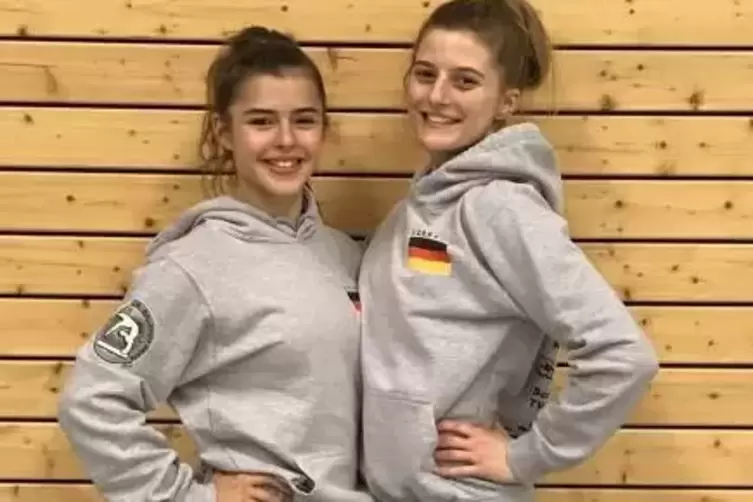 Können mit ihrer Leistung beim Bundespokal zufrieden sein: Jasmin Rautenberg (links) und Cosima Schneider