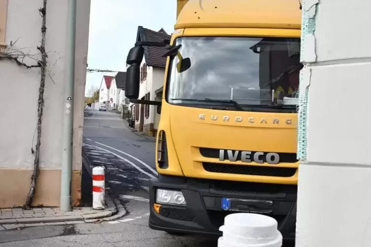 Am Lkw-Verkehr durch den Ort &uuml;bten Besucher Kritik.