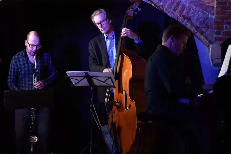 „Jazz im kammermusikalischen Gewand“: Der Klarinettist Oliver Leicht, Bassist Thomas Stabenow und Pianist Volker Engelberth im „