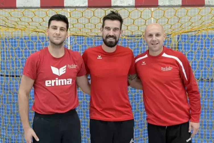 Drei Mann – ein Ziel: Martin Tomovski, Torwarttrainer Kevin Klier und Eulen-Neuzugang Gorazd Skof (von links).