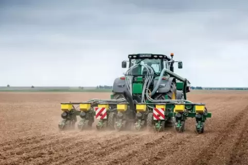 Die gute Nachfrage bei Nutzfahrzeugen im ersten Halbjahr, wie die im pfälzischen Zweibrücken von John Deere gefertigten Mäschdre