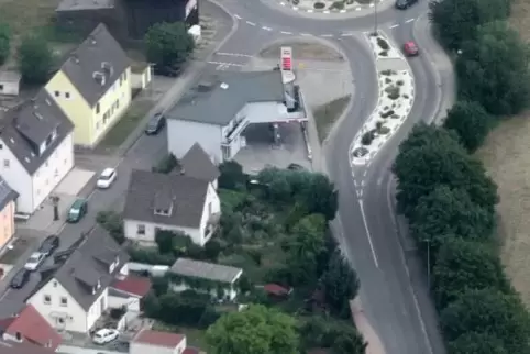War gesperrt: die Ludwigstraße in Waldsee ab der Tankstelle in Fahrtrichtung Speyer. 