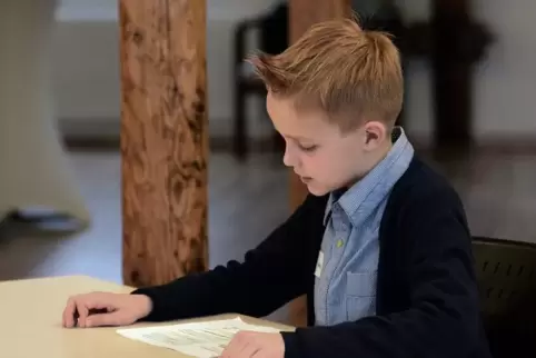 Der Sieger des Vorlesewettbewerbs heißt Adrian Bogner und besucht die 4b der Grundschule in Winnweiler.