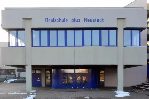 Baujahr 1973: das Realschul-Gebäude.