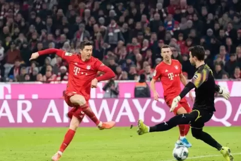 Robert Lewandowski erzielte seine Saisontore Nummer 15 und 16.