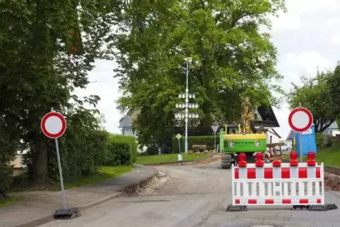 Die Kleinsteinhauser Ortsdurchfahrt – hier ein Foto vom Mai 2017 – ist zwar wieder frei, aber ab Montag wird die Straße außerort