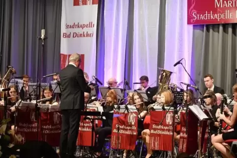 Die Dürkheimer Stadtkapelle vertreibt musikalisch den Novemberblues.