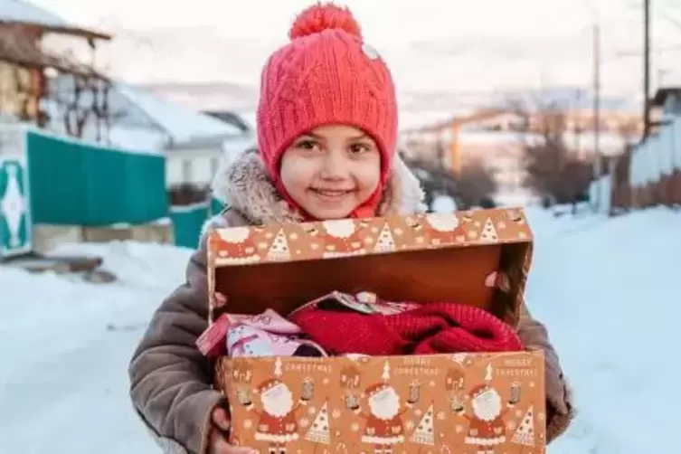 Die Hilfsorganisation Samaritan’s Purse organisiert die Aktion „Weihnachten im Schuhkarton“ für bedürftige Kinder und Jugendlich