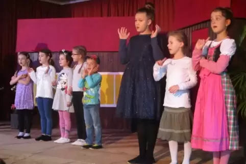 Die Waldkehlchen präsentieren meist im Spätjahr ein neu einstudiertes Musical.