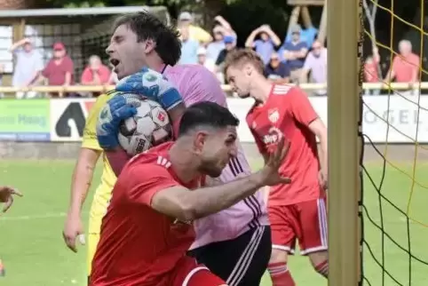 Rücktritt: Dudenhofens Torwart Marcel Johann im Oberliga-Spiel gegen den FV Diefflen.